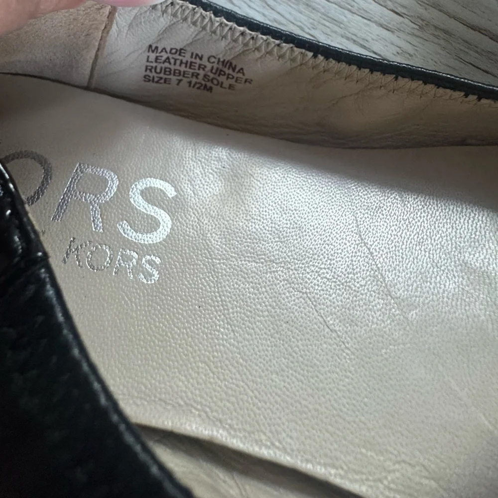 Michael Kors Ballet Flats Black Leather with Patent Leather detail  7.5
